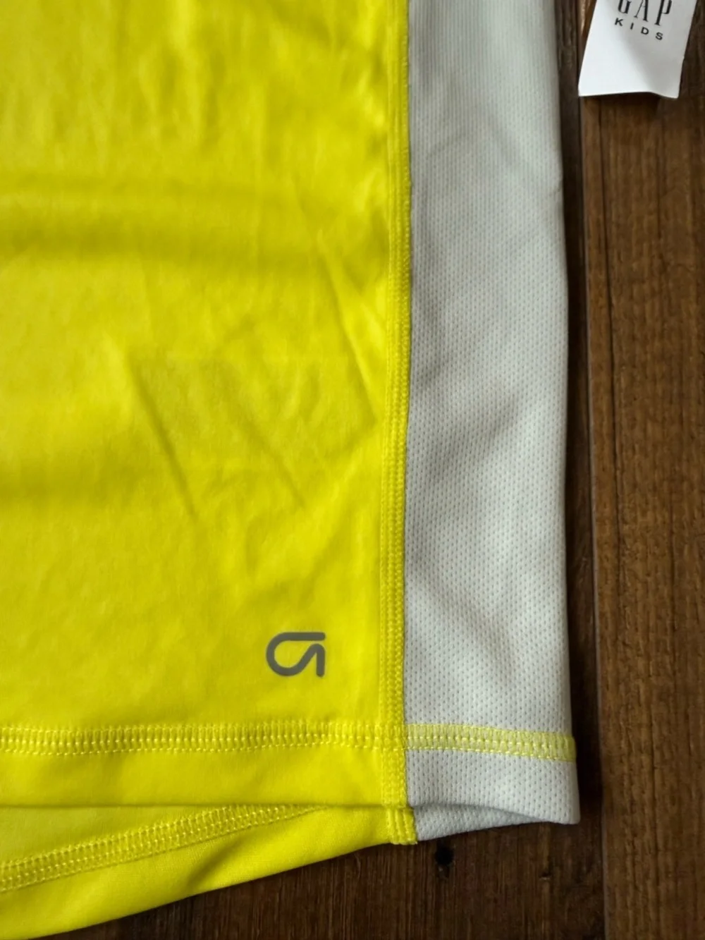 Gap Kids Gapfit Moisture-Wicking Short Sleeve Shirt, Bright Yellow Size Small